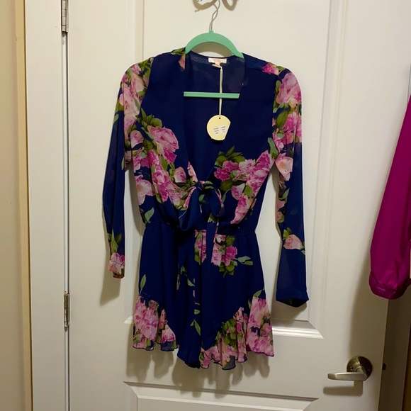 Romper - Picture 1 of 4